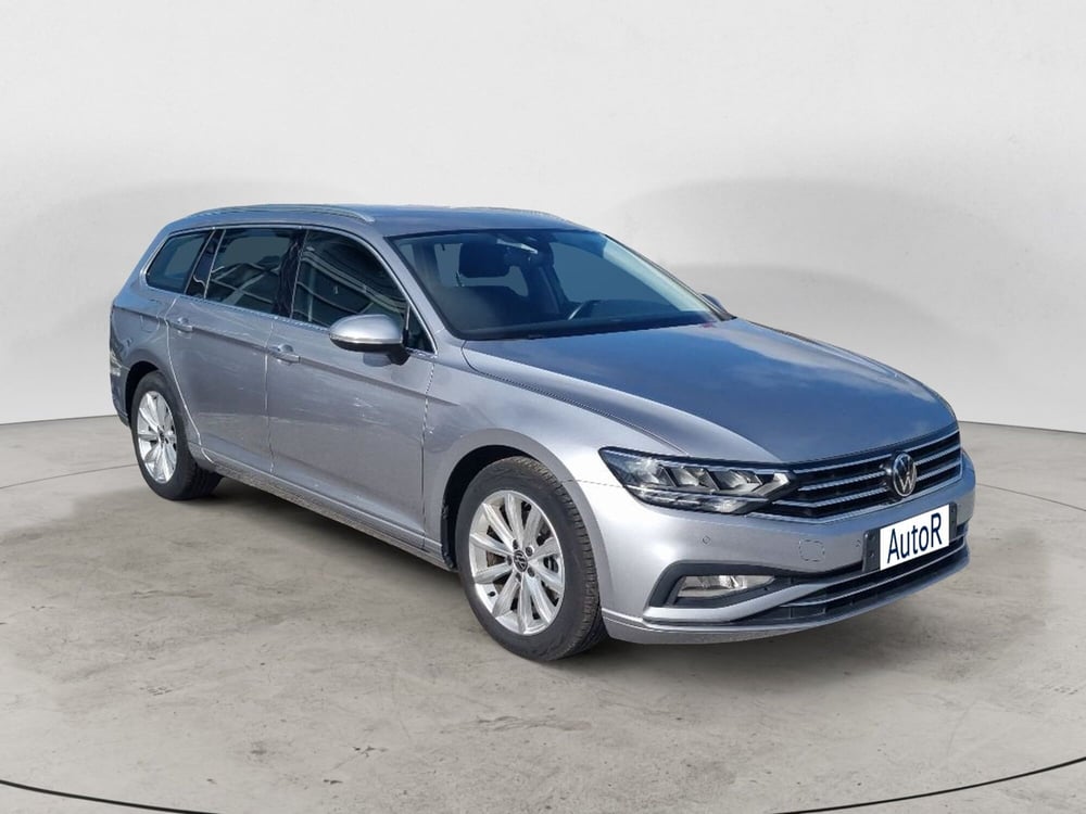 Volkswagen Passat Variant usata a Potenza (4)