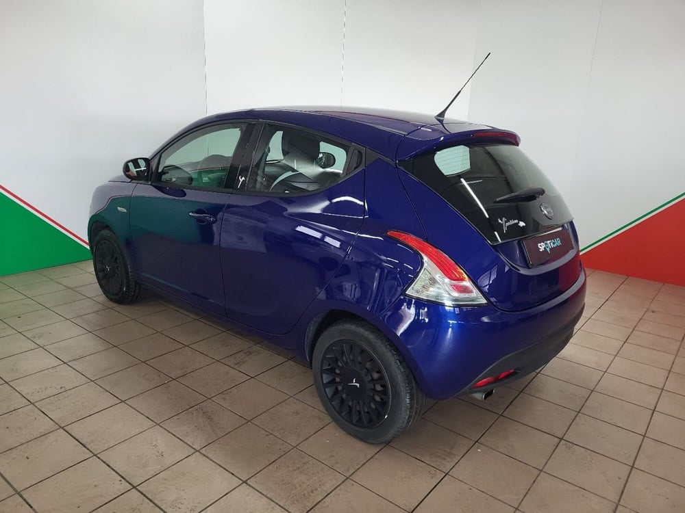 Lancia Ypsilon usata a Arezzo (5)