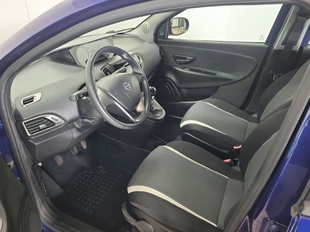 Lancia Ypsilon usata a Arezzo (8)