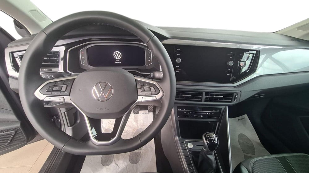 Volkswagen Polo nuova a Potenza (12)