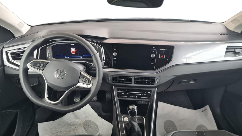 Volkswagen Polo nuova a Potenza (8)