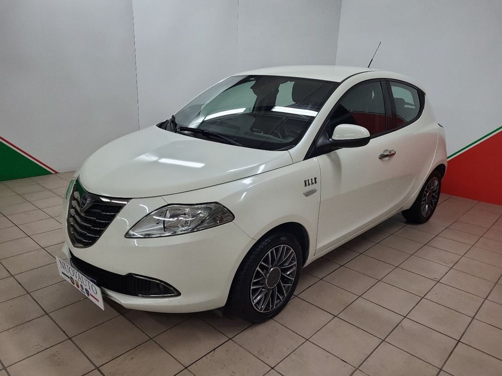 Lancia Ypsilon usata a Arezzo