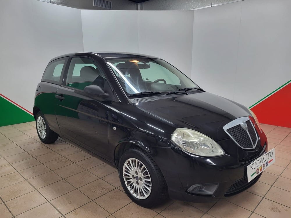 Lancia Ypsilon usata a Arezzo (2)