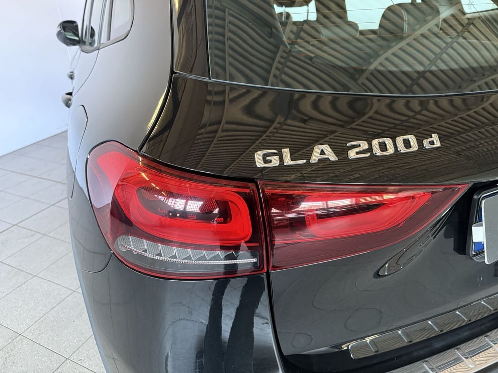 Mercedes-Benz GLA SUV usata a Milano (18)