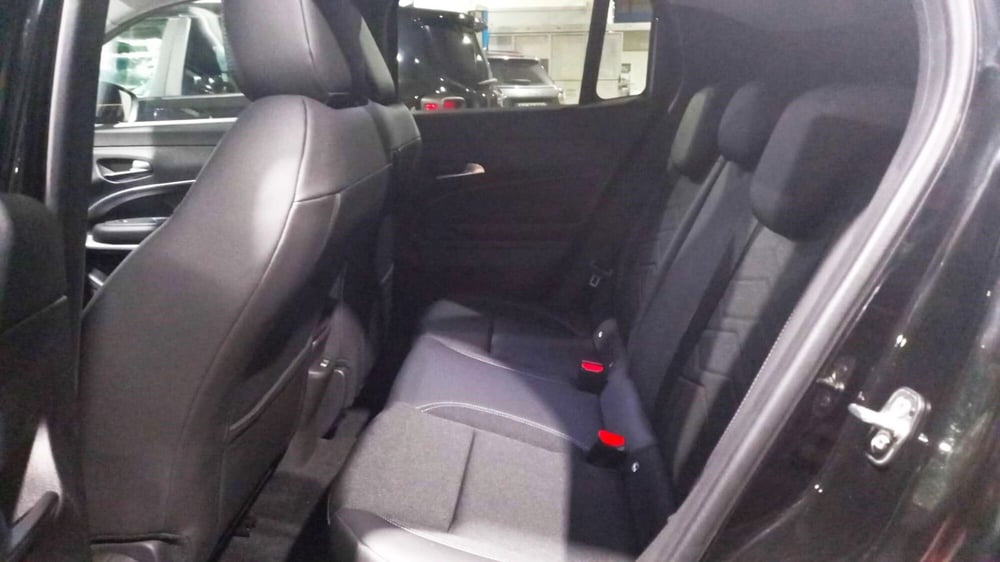 Jeep Avenger nuova a Benevento (13)