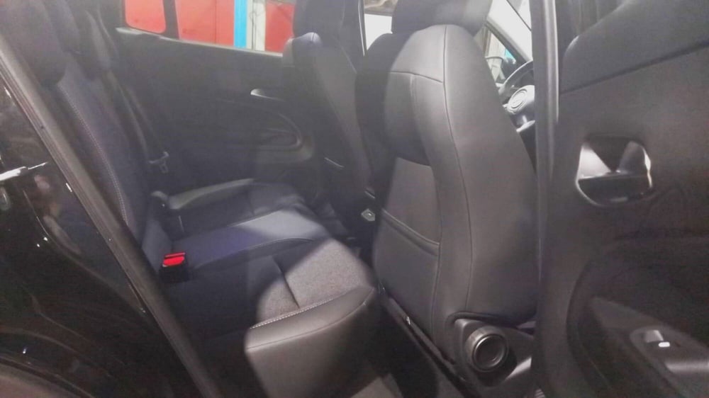 Jeep Avenger nuova a Benevento (15)