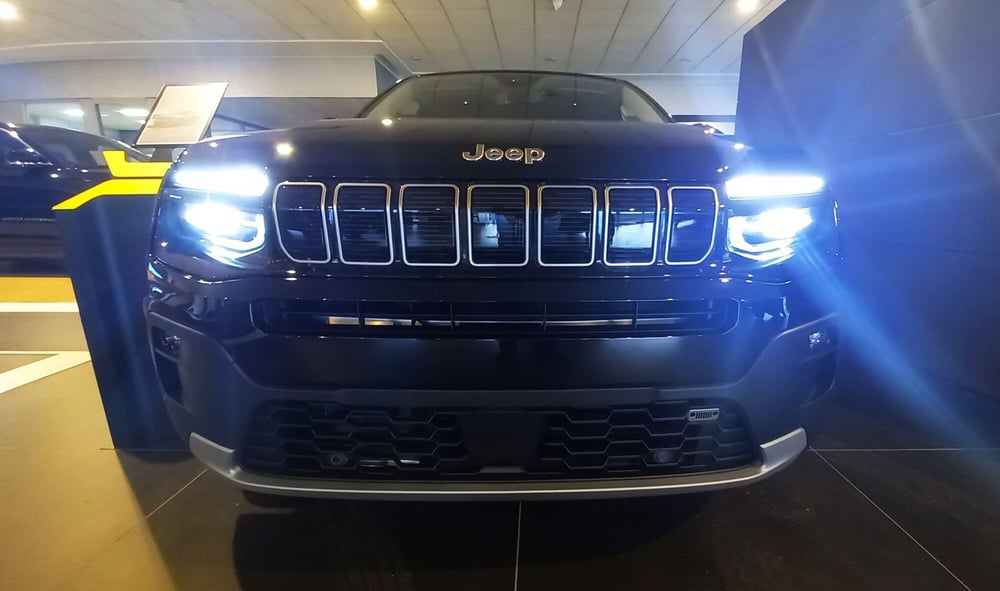 Jeep Avenger nuova a Benevento (4)