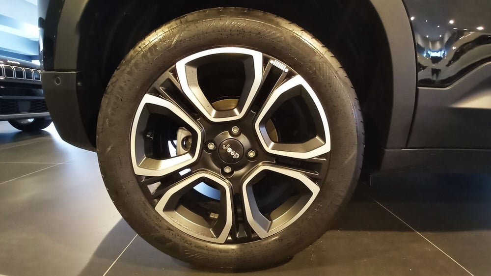 Jeep Avenger nuova a Benevento (9)
