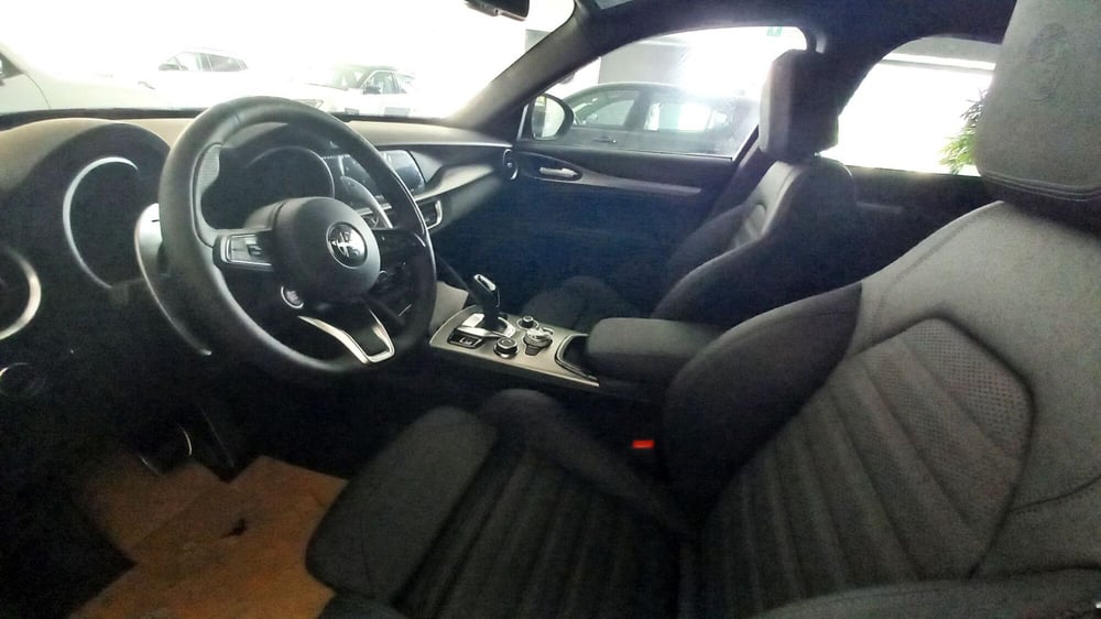 Alfa Romeo Stelvio nuova a Benevento (15)