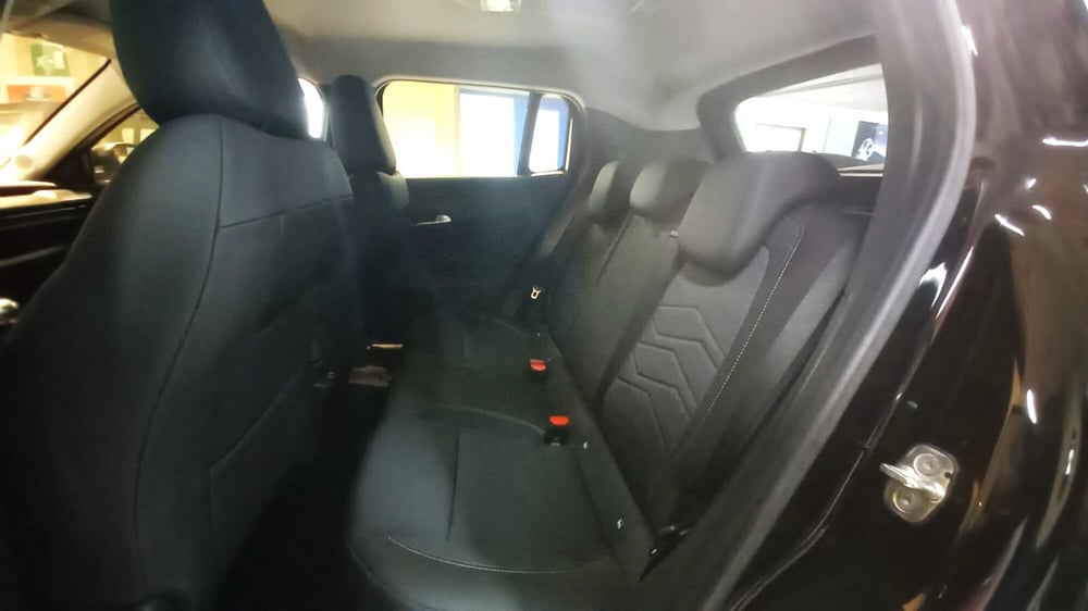 Jeep Avenger nuova a Benevento (10)