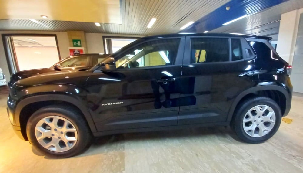 Jeep Avenger nuova a Benevento (3)