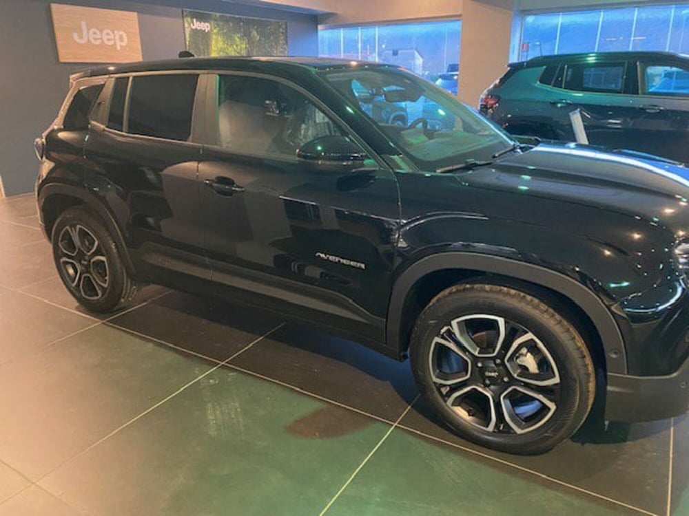 Jeep Avenger nuova a Benevento (10)