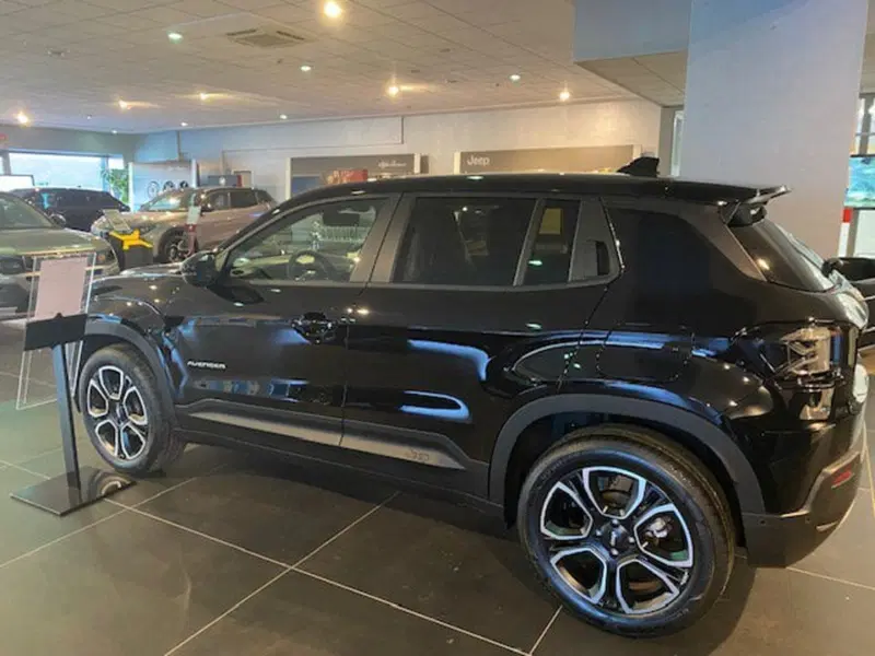 Jeep Avenger nuova a Benevento (7)