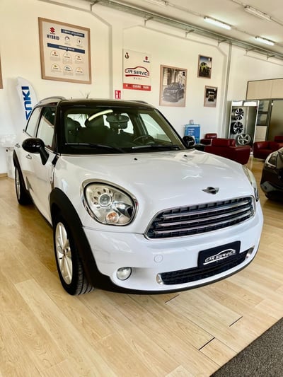 MINI Mini Countryman 1.6 Cooper D Countryman  del 2011 usata a Bari