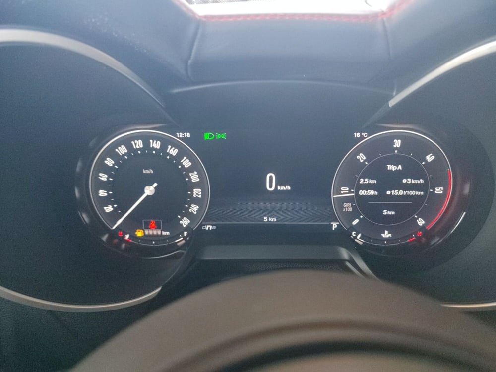 Alfa Romeo Stelvio nuova a Modena (9)