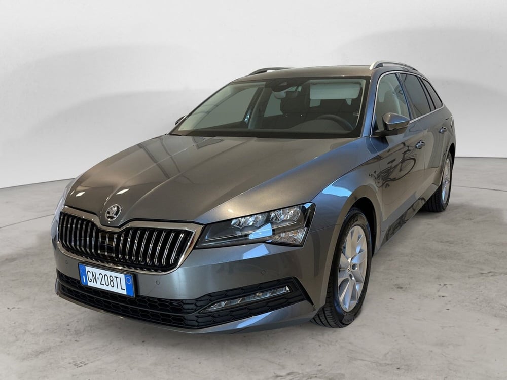 Skoda Superb Station Wagon nuova a Modena