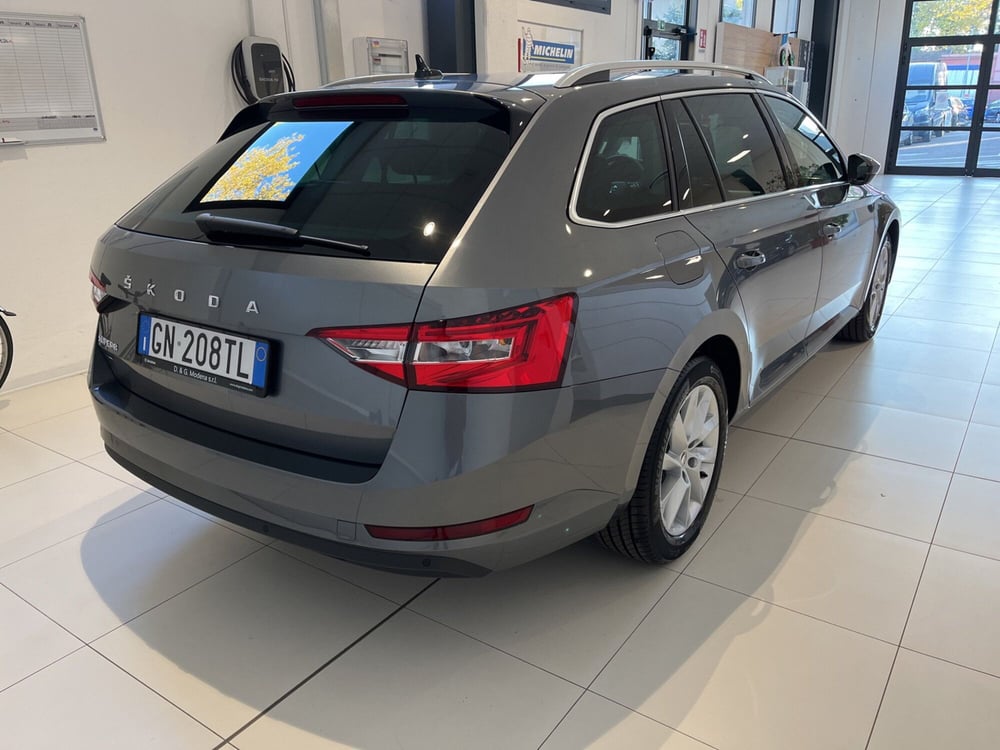 Skoda Superb Station Wagon nuova a Modena (4)