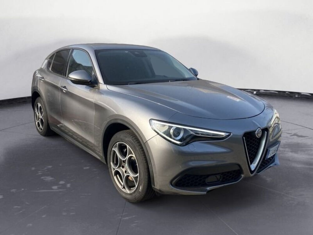 Alfa Romeo Stelvio usata a Modena (3)