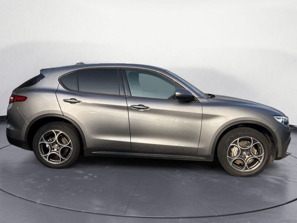 Alfa Romeo Stelvio usata a Modena (4)