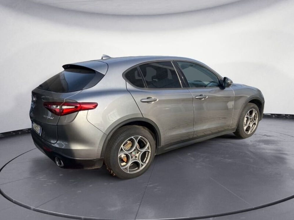 Alfa Romeo Stelvio usata a Modena (5)