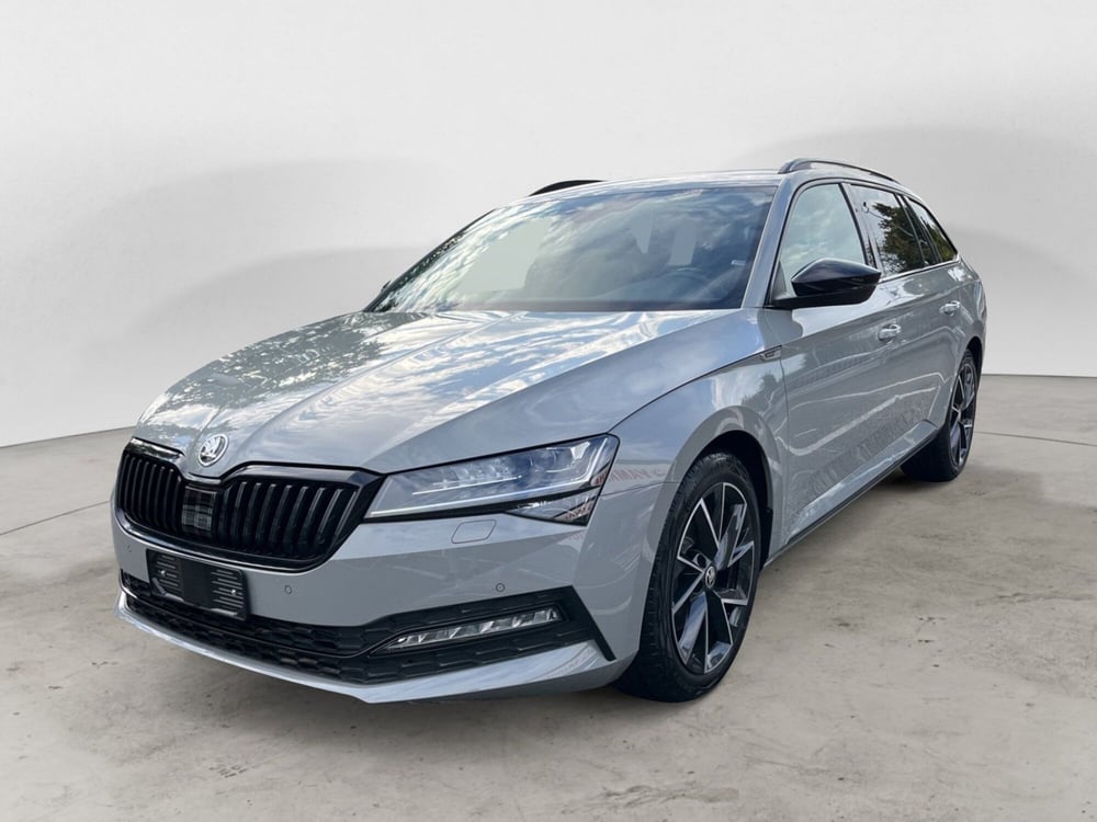 Skoda Superb Station Wagon nuova a Modena