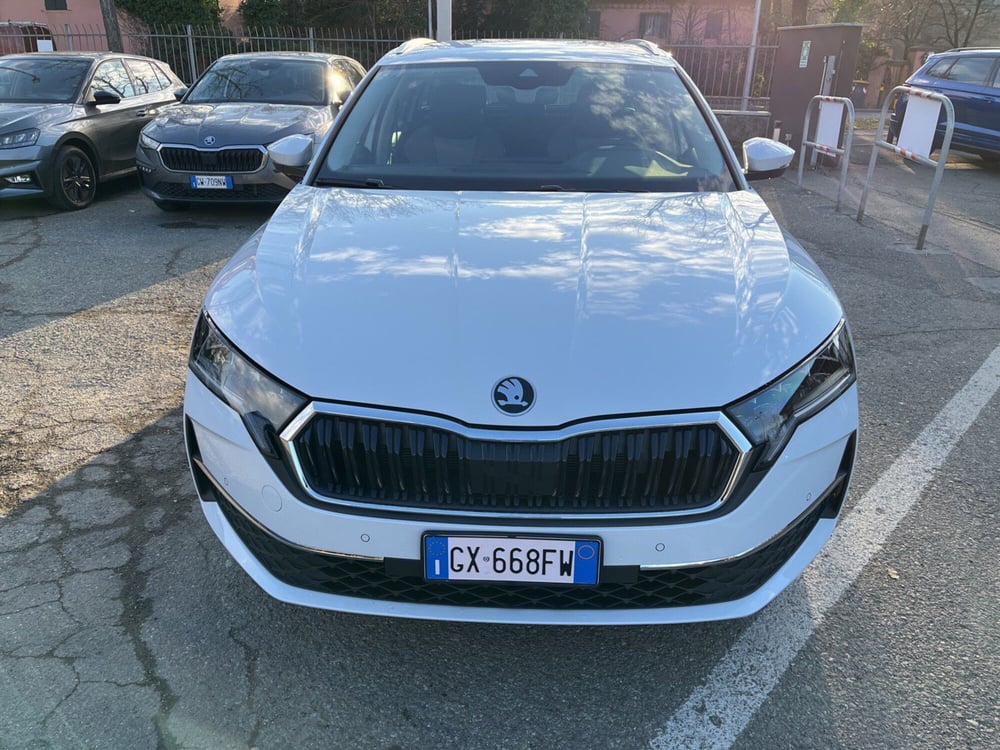 Skoda Octavia Station Wagon nuova a Modena (2)