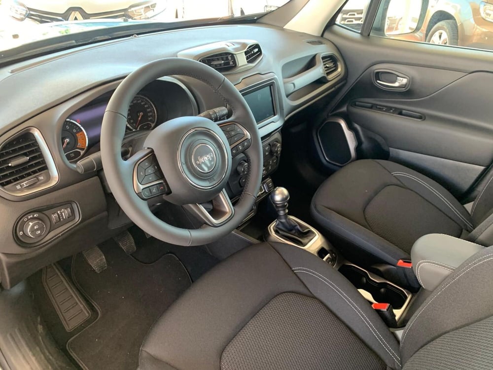 Jeep Renegade nuova a Brescia (12)