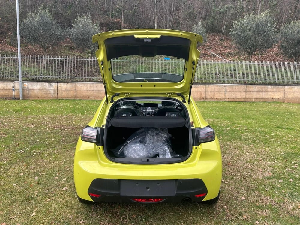 Peugeot 208 nuova a Salerno (13)