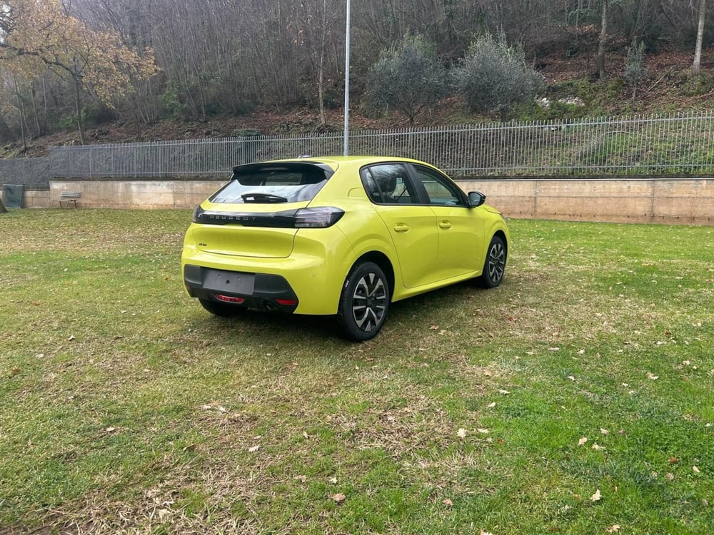 Peugeot 208 nuova a Salerno (3)