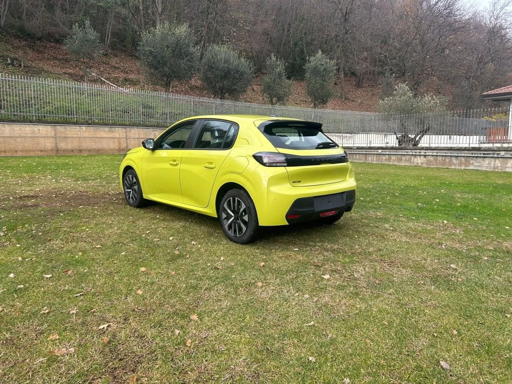 Peugeot 208 nuova a Salerno (4)