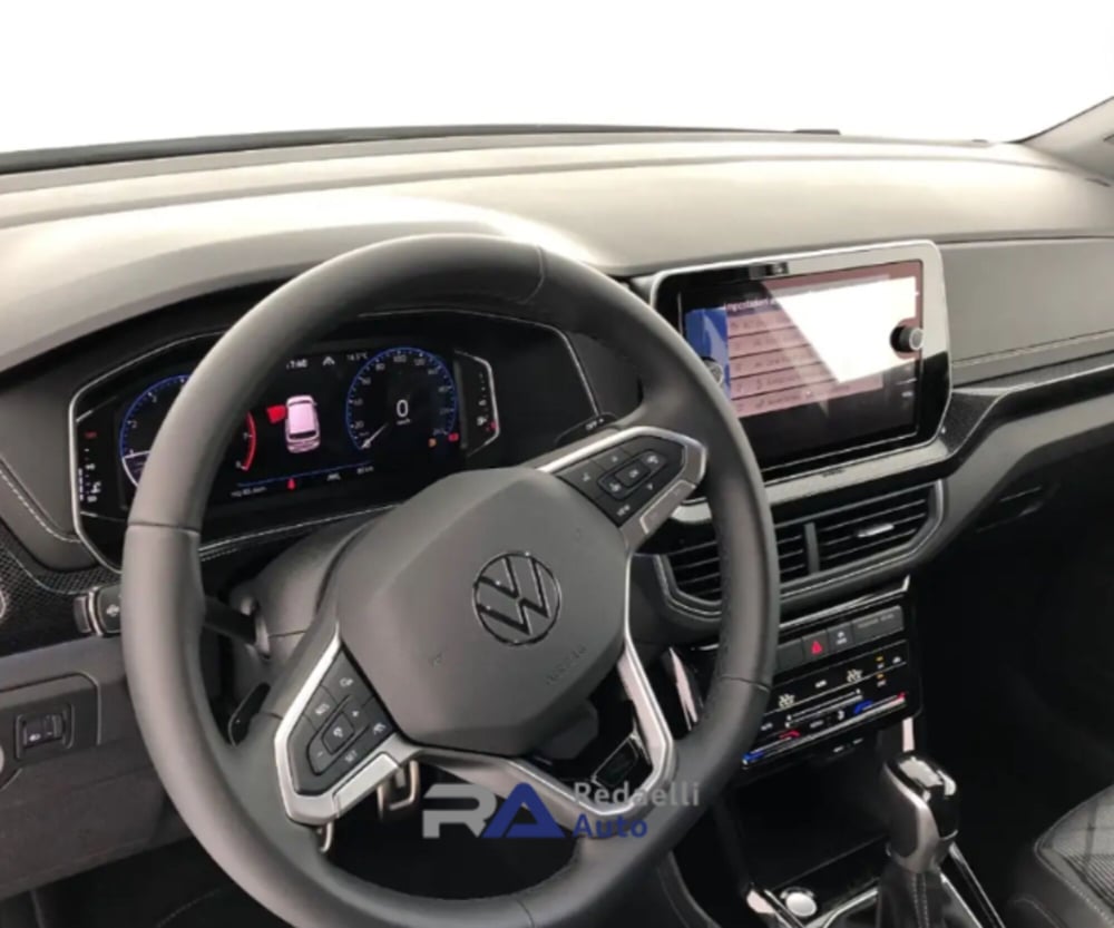 Volkswagen T-Cross nuova a Lecco (6)