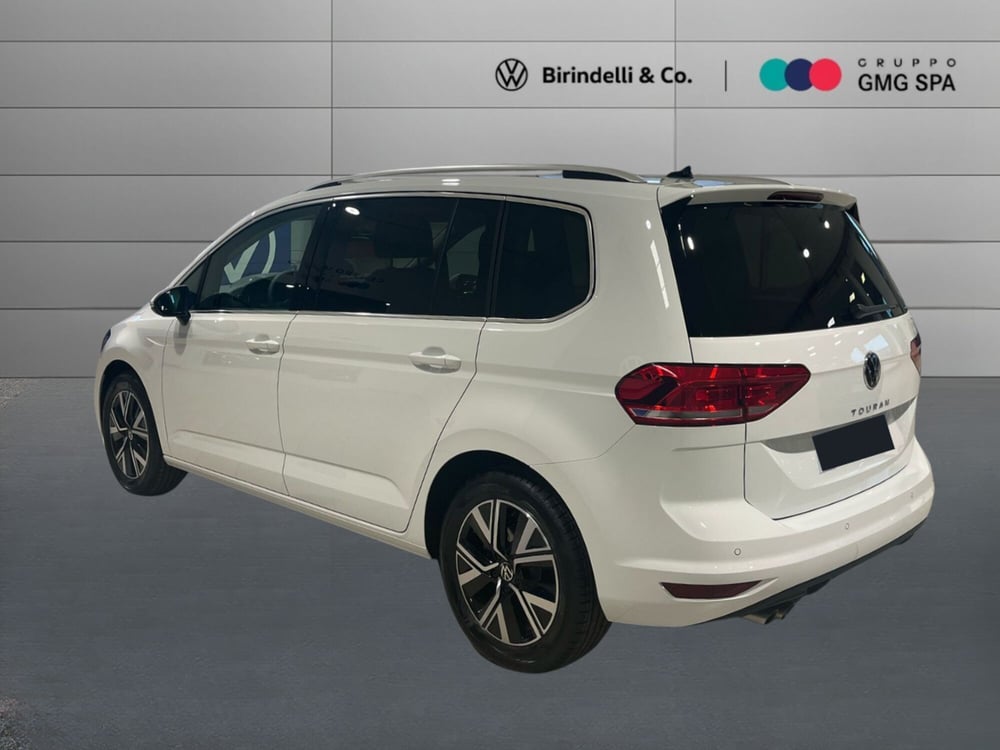 Volkswagen Touran nuova a Pistoia (3)