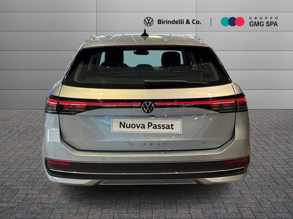 Volkswagen Passat nuova a Prato (4)