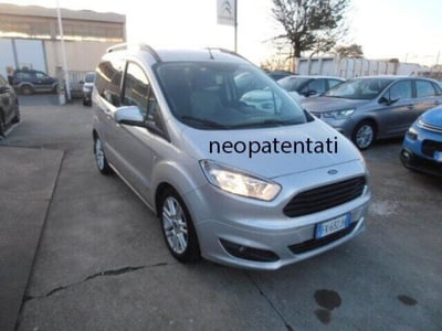 Ford Tourneo Courier 1.5 TDCI 95 CV Plus del 2017 usata a San Vincenzo