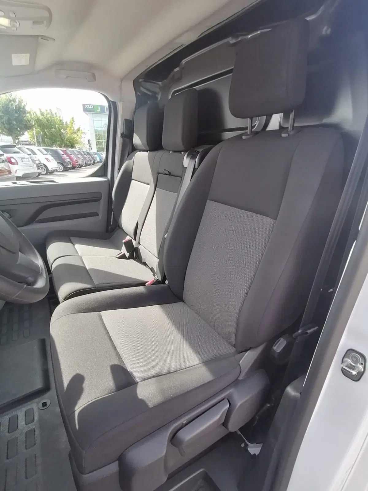 Peugeot e-Expert Furgone usata a Frosinone (9)