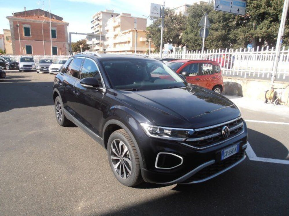 Volkswagen T-Roc nuova a Livorno (4)