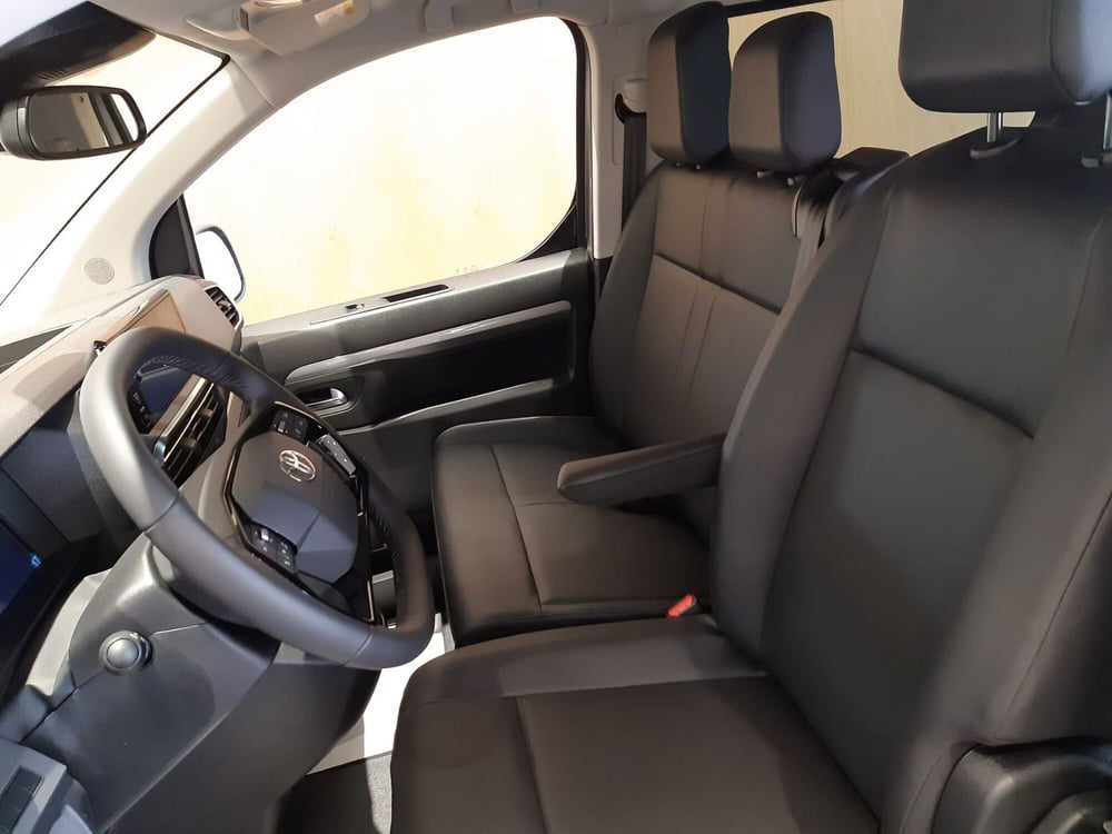 Toyota Proace Verso nuova a Vicenza (11)