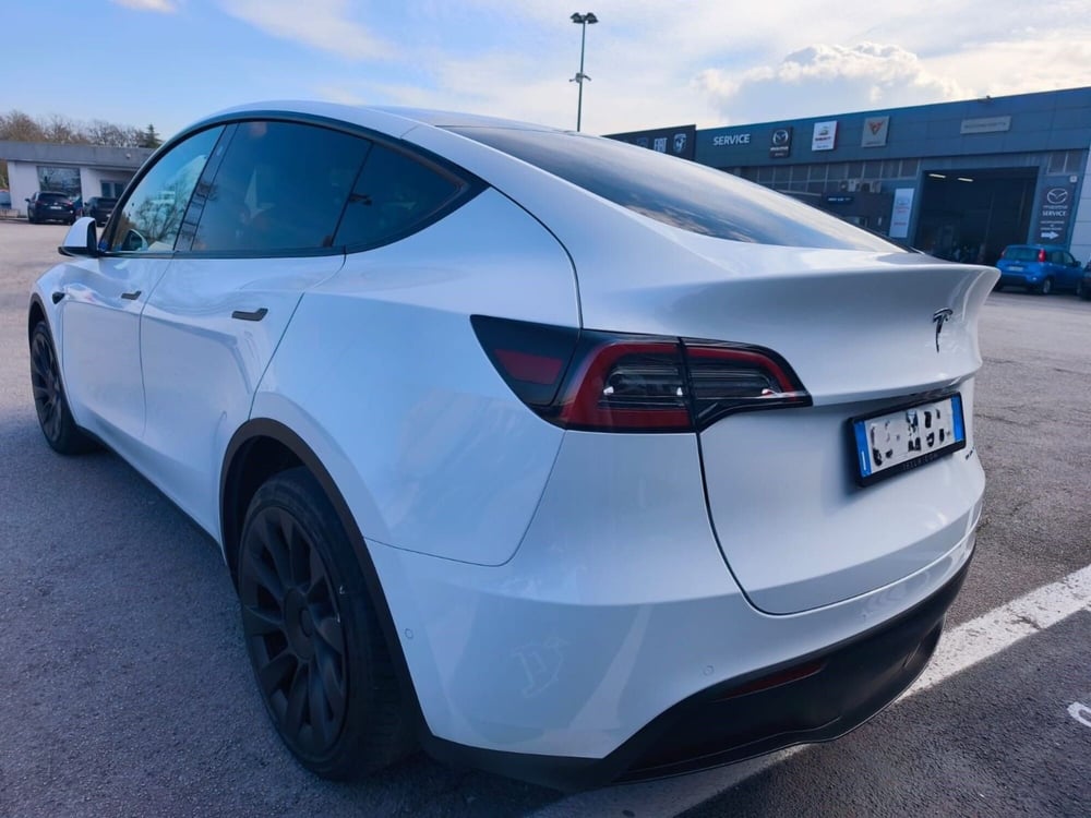 Tesla Model Y usata a Frosinone (4)