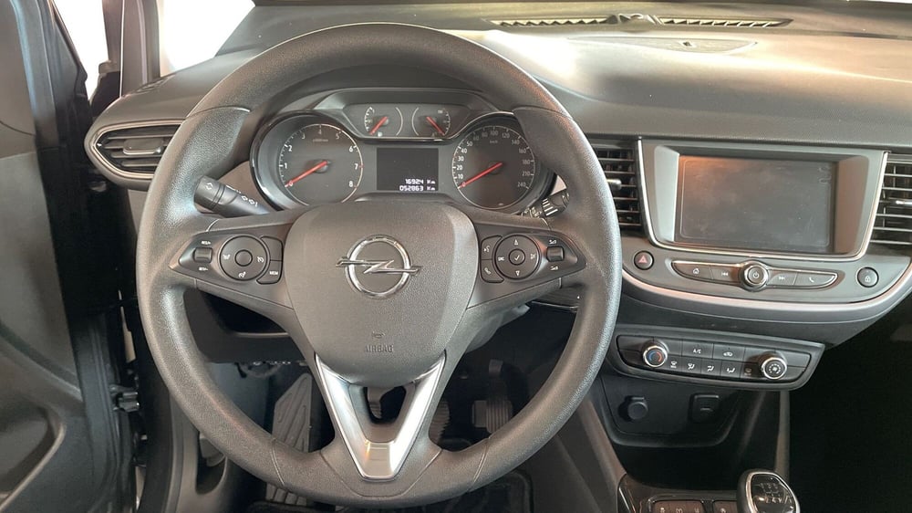 Opel Crossland X usata a Varese (10)