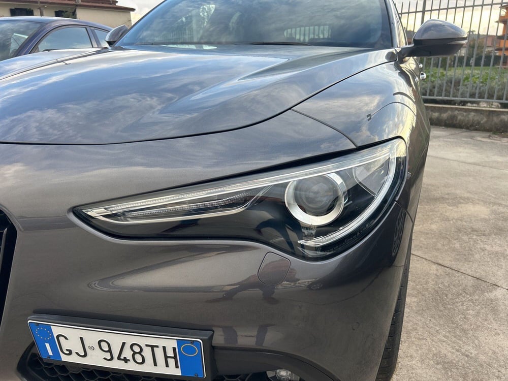 Alfa Romeo Stelvio usata a Frosinone (9)