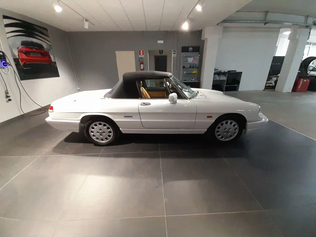 Alfa Romeo Spider usata a Ancona (11)