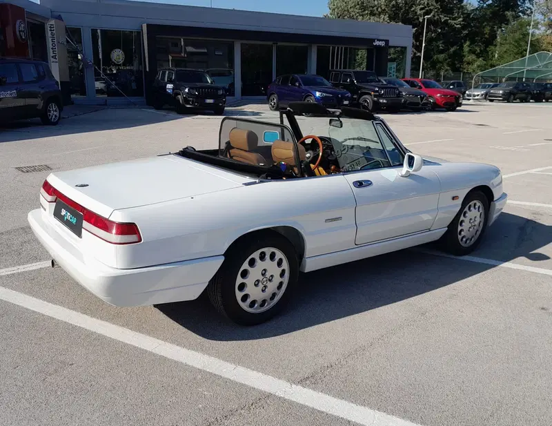 Alfa Romeo Spider usata a Ancona (12)