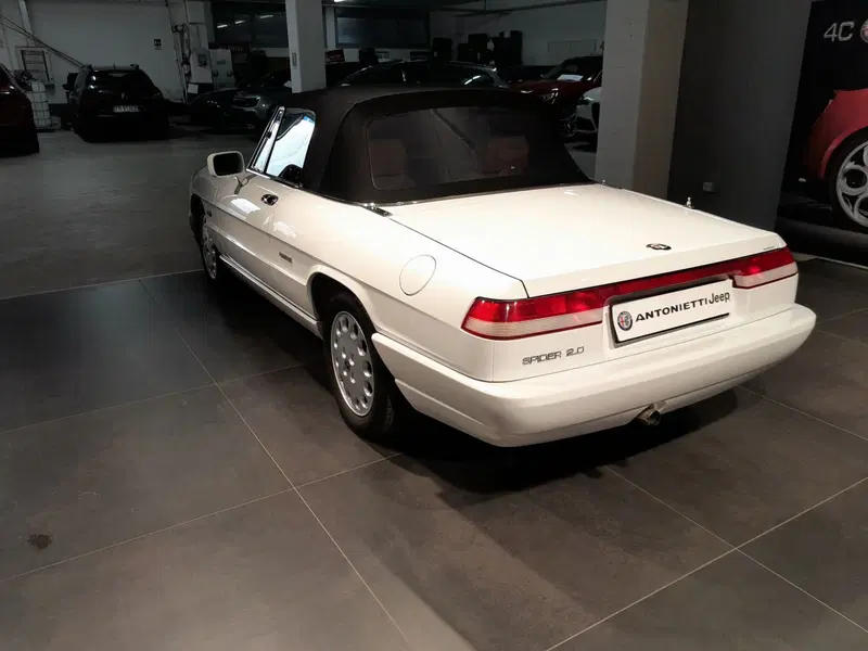 Alfa Romeo Spider usata a Ancona (7)