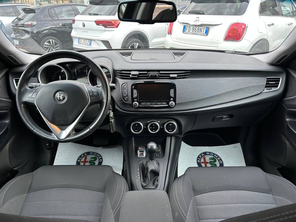 Alfa Romeo Giulietta usata a Ancona (12)