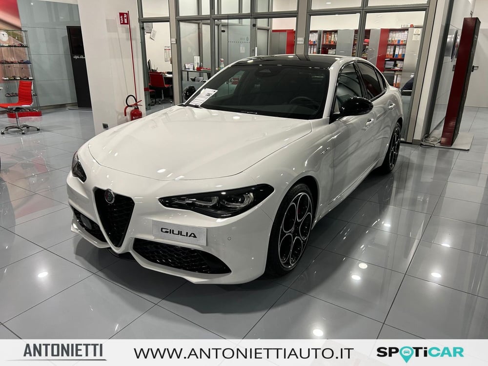 Alfa Romeo Giulia nuova a Ancona