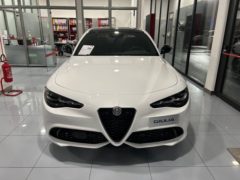 Alfa Romeo Giulia nuova a Ancona (2)