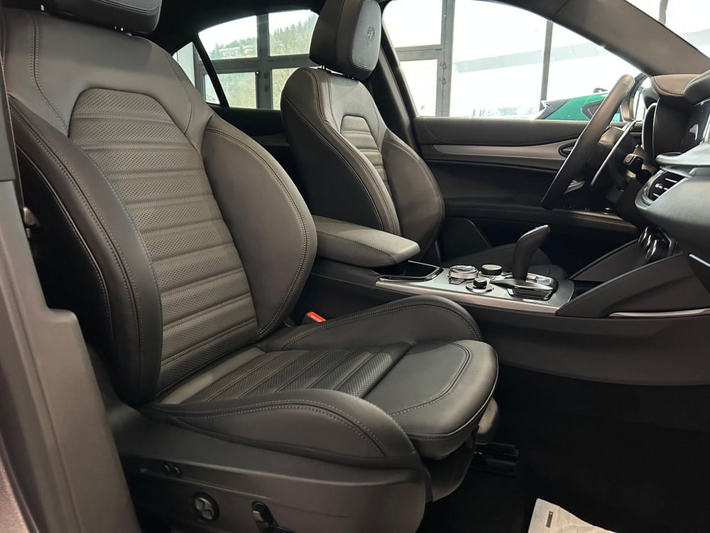 Alfa Romeo Stelvio nuova a Ancona (13)