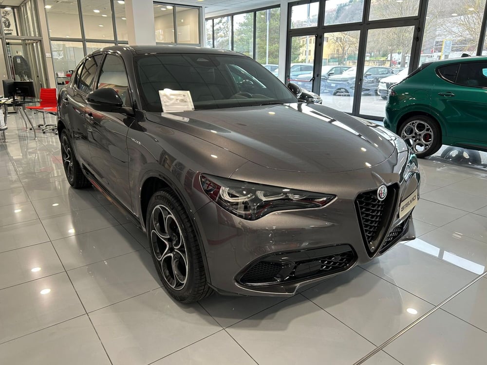 Alfa Romeo Stelvio nuova a Ancona (3)