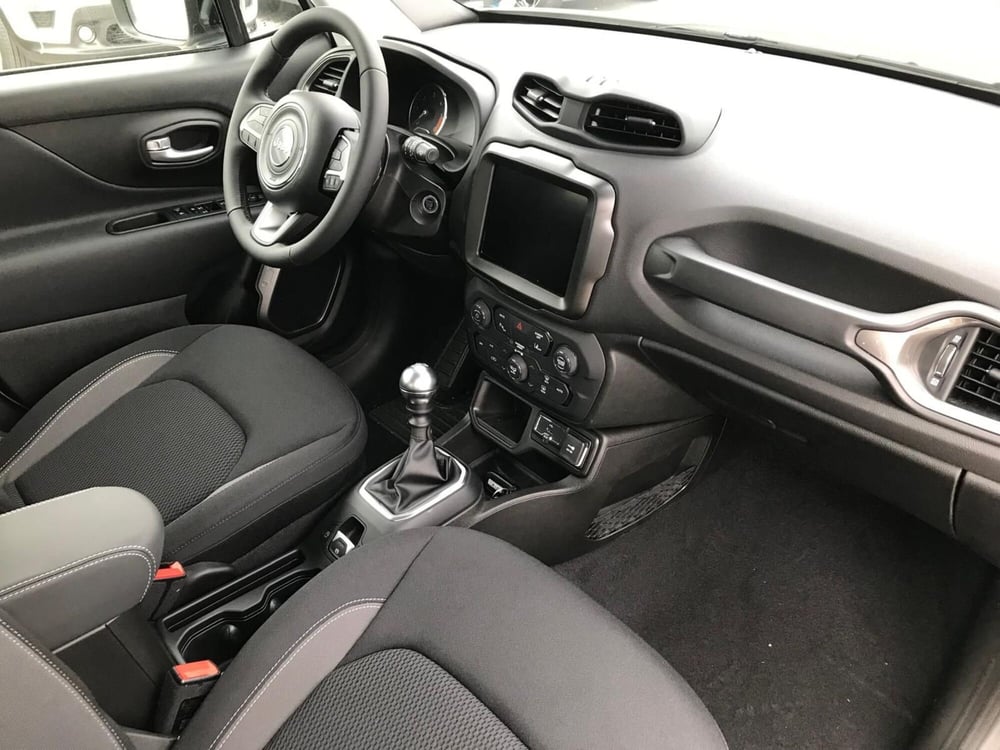 Jeep Renegade nuova a Ancona (15)