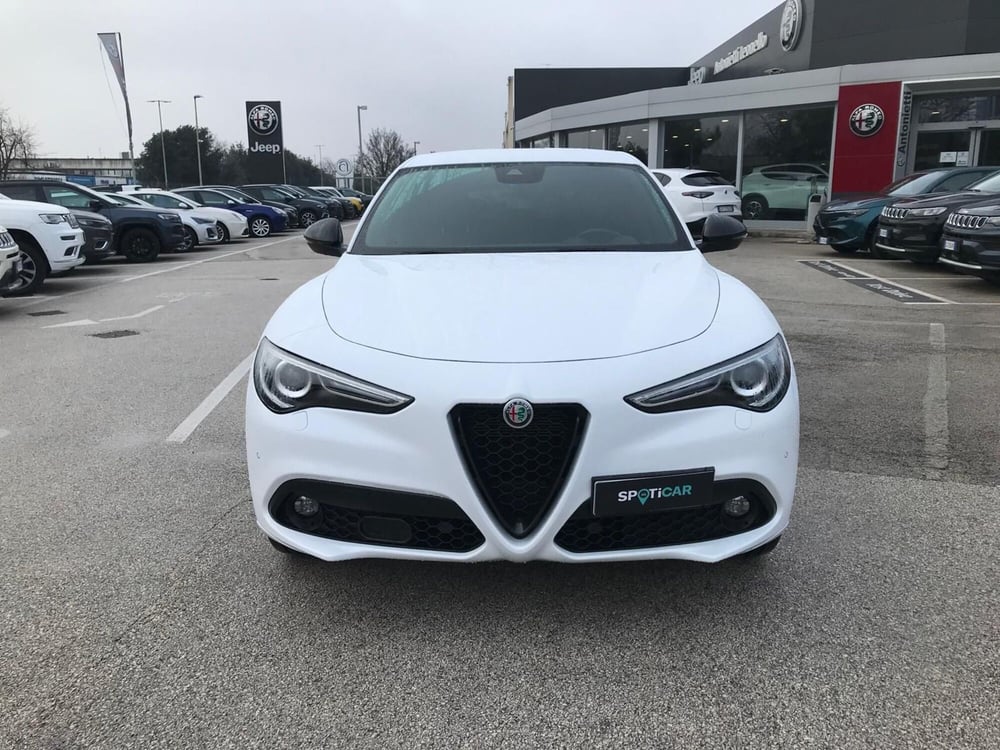 Alfa Romeo Stelvio usata a Ancona (2)